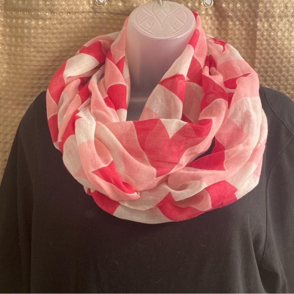 Wrapables Chevron Infinity Scarf Pink Red Lightweight Loop Eternity Scarf
